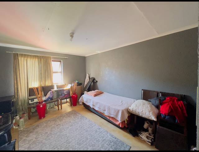 4 BEDROOM HOUSE FOR SALE IN SONHEUWEL EXT 1